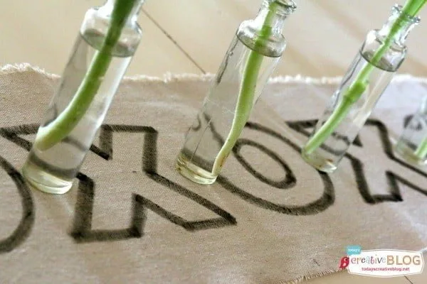 Valentine Table Runner | TodaysCreativeBlog.net