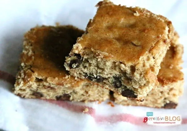 Peanut Butter Banana Bars | TodaysCreativeBlog.net