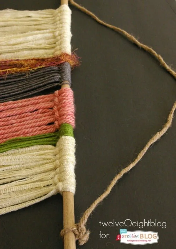 DIY Yarn Wall Hanging Tutorial | Woven Yarn Wall art found on TodaysCreativeLife.com