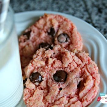 Pink Velvet Cherry Chip Cookies | TodaysCreativeBlog.net