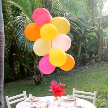 How to Make a Balloon Chandelier | TodaysCreativeBlog.net