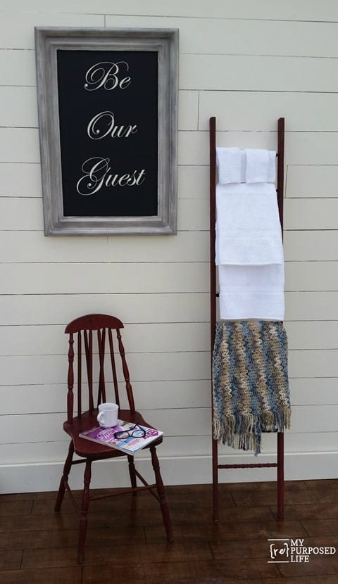 Old Wood Spindles Idea | Blanket Ladder | TodaysCreativeBlog.net