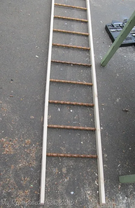 Old Wood Spindles Idea | Blanket Ladder | TodaysCreativeBlog.net