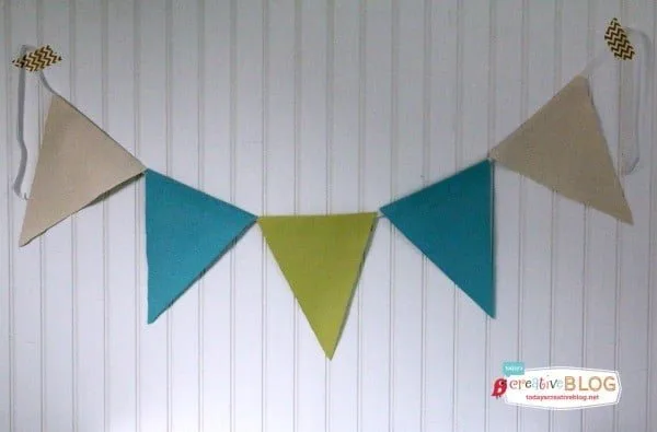 Easy No Sew Fabric Bunting | TodaysCreativeBlog.net