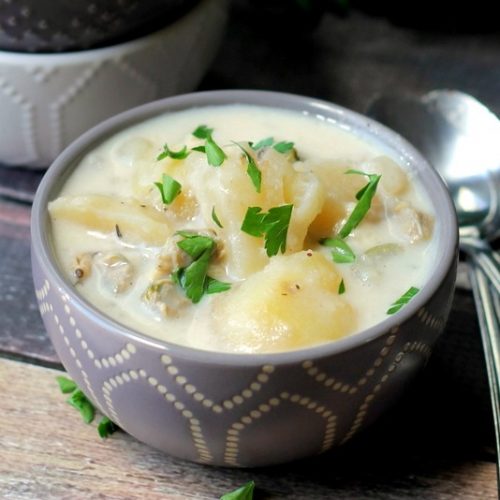 Slow Cooker Clam Chowder | Slow Cooker Sunday Recipes found on TodaysCreativeBlog.net