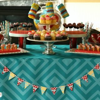 Throwing a Mini Birthday Party | Mini Decorating Ideas | Mini Food Ideas | More creative ideas on TodaysCreativeLife.com