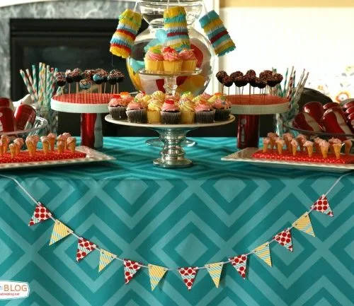 Throwing a Mini Birthday Party | Mini Decorating Ideas | Mini Food Ideas | More creative ideas on TodaysCreativeLife.com