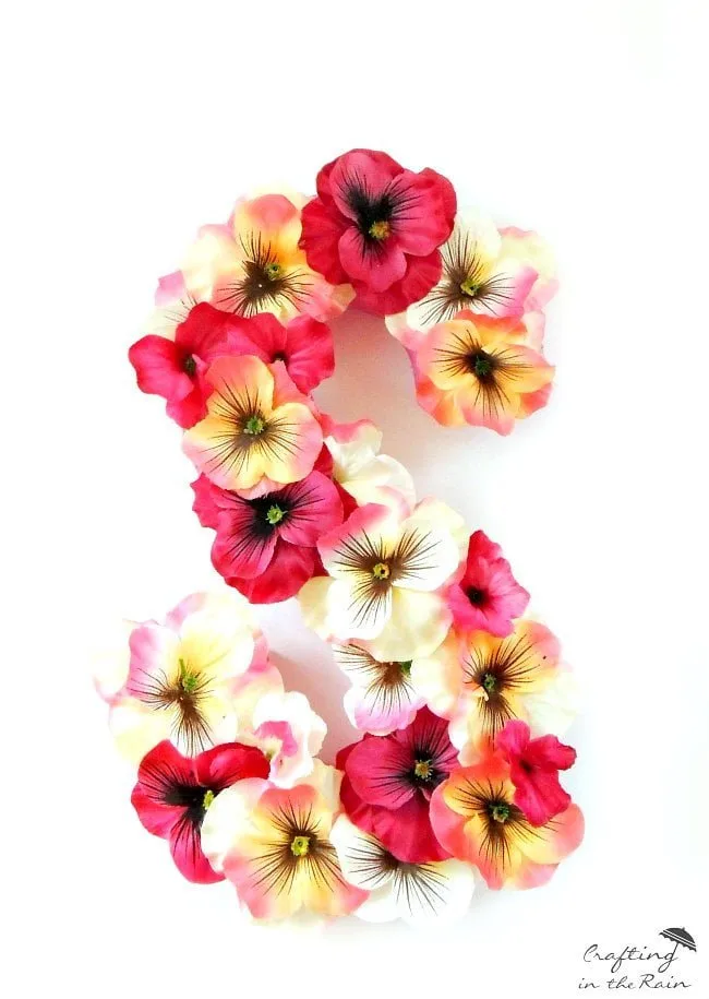 DIY Flower Covered Letters | TodaysCreativeBlog.net