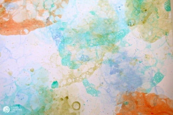 DIY Bubble Art Prints | DIY Wall Art | Creative wall art| See tutorial on TodaysCreativeLife.com