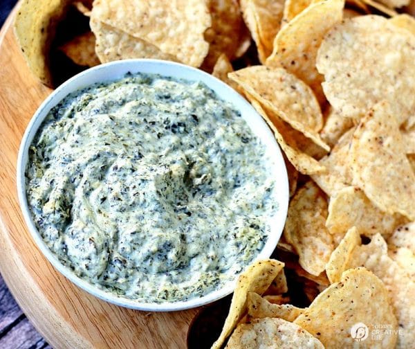 Slow Cooker Spinach Artichoke Dip | Slow Cooker Sunday | TodaysCreativeLIfe.com