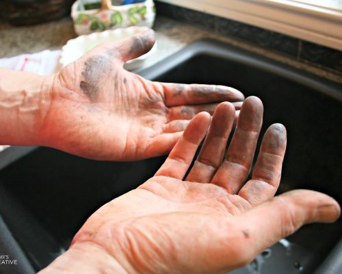 How to Clean Greasy Hands | Find more creative ideas on TodaysCreativeLife.com