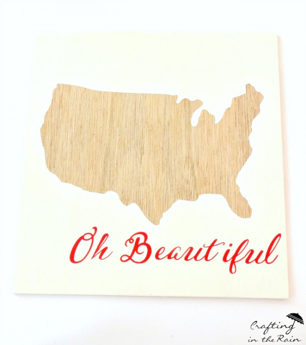 DIY Patriotic USA Wall Art | Create this Patriotic wall art with this simple tutorial by Crafting in the Rain | See more on TodaysCreativeLife.com