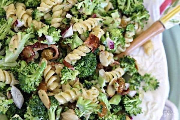 Broccoli Salad with Pasta | TodaysCreativeLife.com