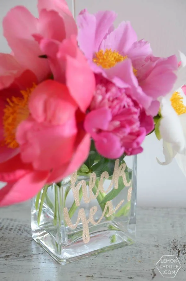 DIY Glittered Vase | Cricut Explore DIY Project | See more creative ideas on TodaysCreativeLife.com