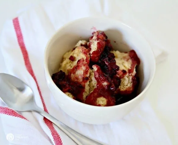 Slow Cooker Blackberry Cobbler recipe from TodaysCreativeLife.com