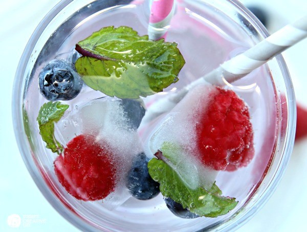 Fruit Filled Ice Cubes with Mint - Berry filled Ice cubes for fun entertaining. Great for 4th of July | See more on TodaysCreativeLife.com