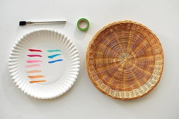 Painted Wicker Charger Plates | Take ordinary wicker paper plate holders from drab to fab! | Easy DIY Home craft project | See the tutorial on TodaysCreativeLife.com