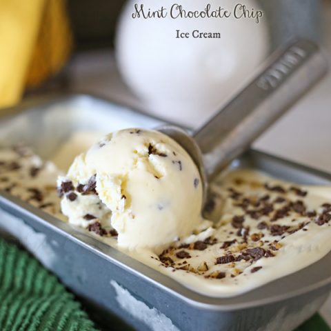Homemade Mint Chocolate Chip Ice Cream Recipe by Kleinworth&Co. for TodaysCreativeLife.com | Summer no bake desserts - See more on Today's Creative Life.
