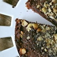 Slow Cooker Macadamia Brownie Cake