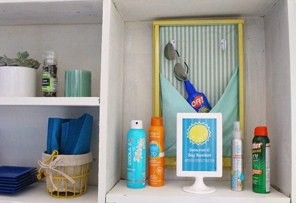 Sunscreen and Bug Spray Station | Free Printable! Create a sunscreen and bug spray station for daily family fun and entertaining | TodaysCreativeLife.com