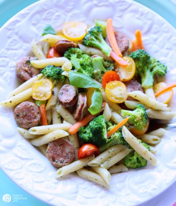 Healthy and delicious Pasta with vegetables | TodaysCreativeLife.com