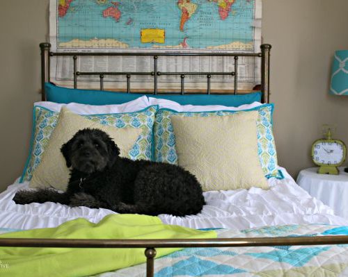 Guest Bedroom Makeover | Choose your style with Better Homes and Gardens | Come see my quick guest bedroom makeover full of color and comfort | TodaysCreativeLife.com
