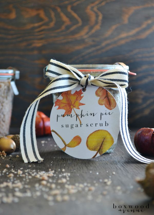 Pumpkin Pie Sugar Scrub & Free Printable | Great for creating your own home spa or make up a batch for easy DIY holiday gifts. Homemade is best. | See more on TodaysCreativeLife.com