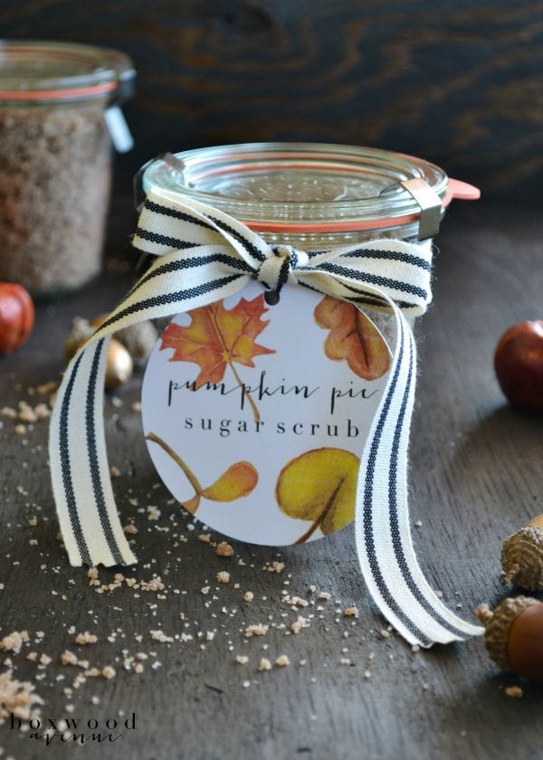 Pumpkin Pie Sugar Scrub & Free Printable | Great for creating your own home spa or make up a batch for easy DIY holiday gifts. Homemade is best. | See more on TodaysCreativeLife.com