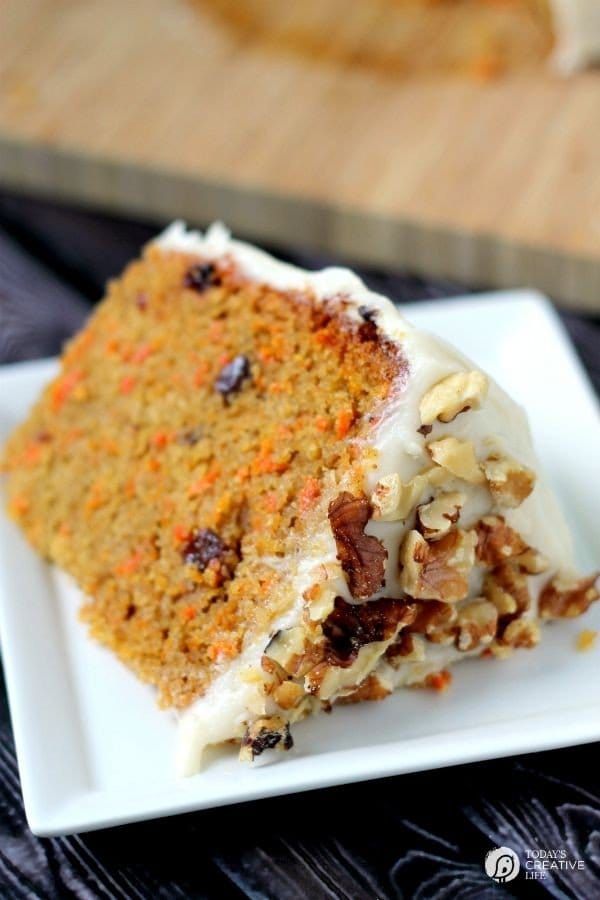 Slow Cooker Carrot Cake with Cream Cheese Frosting (9) TCL