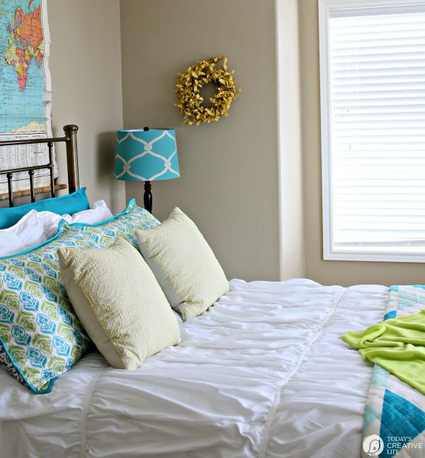 Guest Bedroom Makeover | Choose your style with Better Homes and Gardens | Come see my quick guest bedroom makeover full of color and comfort | TodaysCreativeLife.com