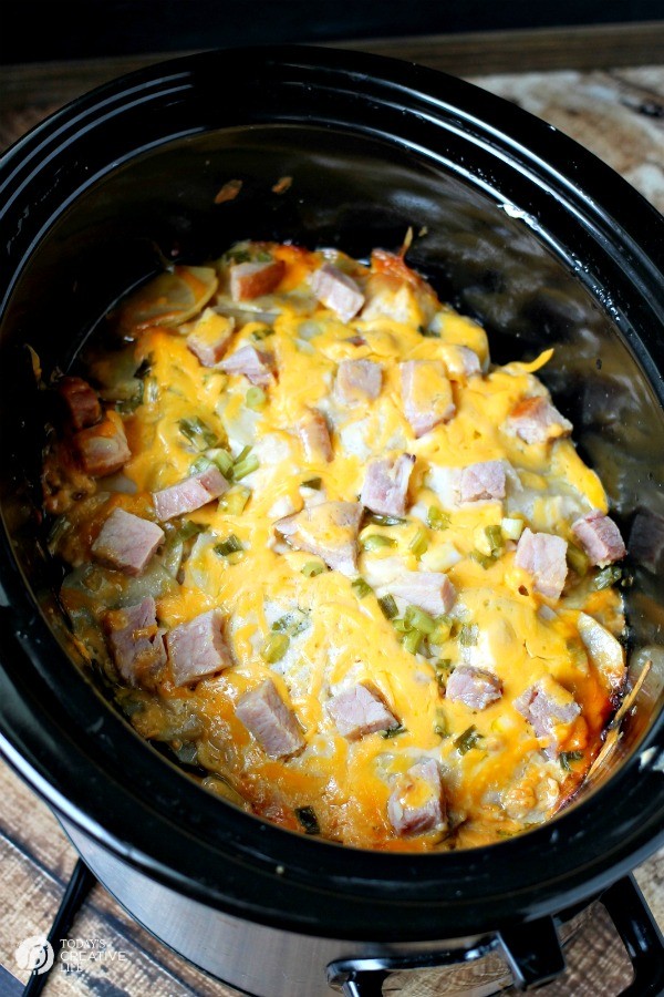 Slow Cooker Ham and Cheese Scalloped Potatoes | Today's Creative Life