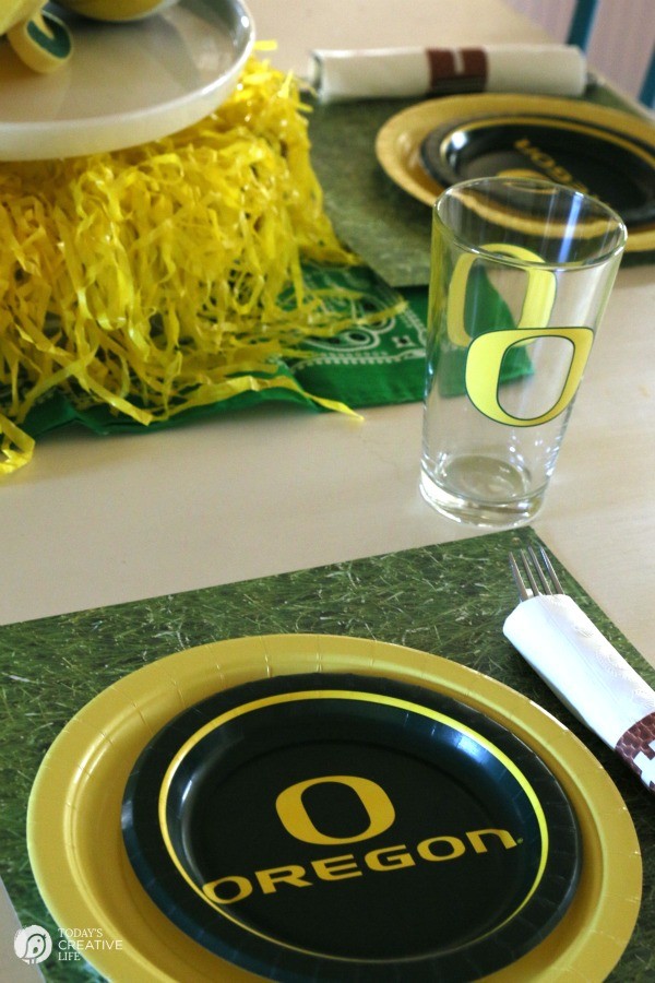 Printable Football Napkin Rings | Take Back the Table Pledge with Vanity Fair Napkins | Plan a football theme dinner with my Game Day Taco Salad | See more on TodaysCreativeLife.com 