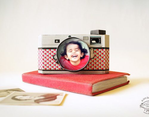 Free Printable DIY Paper Camera Photo Frame | Printable gifts | Download this unique paper camera from SkyGoodies and TodaysCreativeLife.com