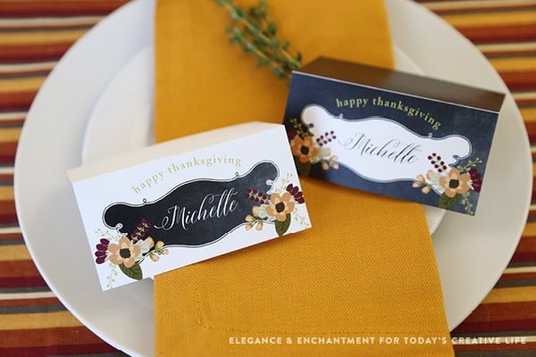 Free Printable Thanksgiving Place Cards | Make Thanksgiving entertaining easy! Decorate an easy Thanksgiving Table with these free printables. Get your free download on TodaysCreativeLife.com