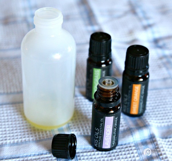 Homemade No.2 Poo Spray | Make your own Poo Potpourri toilet spray to hide embarrassing smells. Supplies: small spray bottle and essential oils