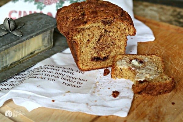 Cake Mix Cinnamon Bread | Quick breads have never been so tasty! Using a cake mix makes the best treat and perfect for gift baskets or breakfast! Find the recipe on TodaysCreativeLife.com