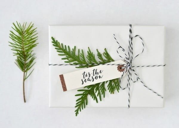 DIY Holiday Gift Tags made with a Cricut Explore Air by Boxwood Ave. for TodaysCreativeLife.com | Make simple Christmas gift tags for simple gift wrapping that looks amazing! 