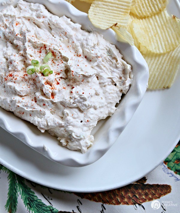 Easy Clam Dip Recipe | Find it on TodaysCreativeLife. 