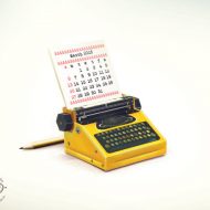 2016 Calendar  {Fold & Print Typewriter Calendar}