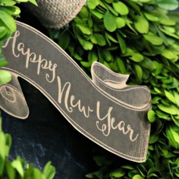 New Years Eve 2016 Printable Banner | Free printable banner for New Years Eve Parties or simple decor. Save for upcoming graduation party planning | TodaysCreativeLife.com
