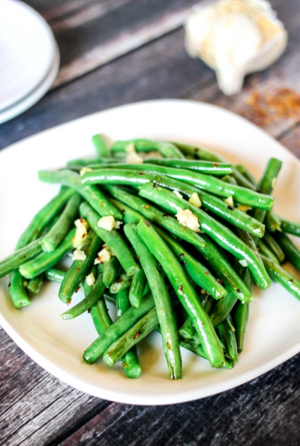 Green Bean Recipes | This Spicy Garlic Green Beans recipe will become your favorite side dish. Vegetable side dish the whole family will love. Click on the photo for the recipe. 