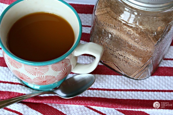 Russian Tea | This homemade Russian Tea Recipe can be served hot or cold. This retro flavor is a cup of goodness! Click the photo to get the recipe on TodaysCreativeLife.com