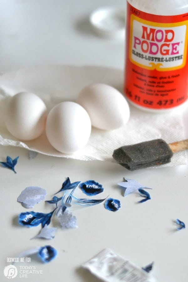 Easter Egg Designs {Blue & White Porcelain Inspired} | Create this simple look by decoupaging your own eggs. Click on the photo for this free download. Easter crafts and ideas just got grew up! TodaysCreativeLife.com