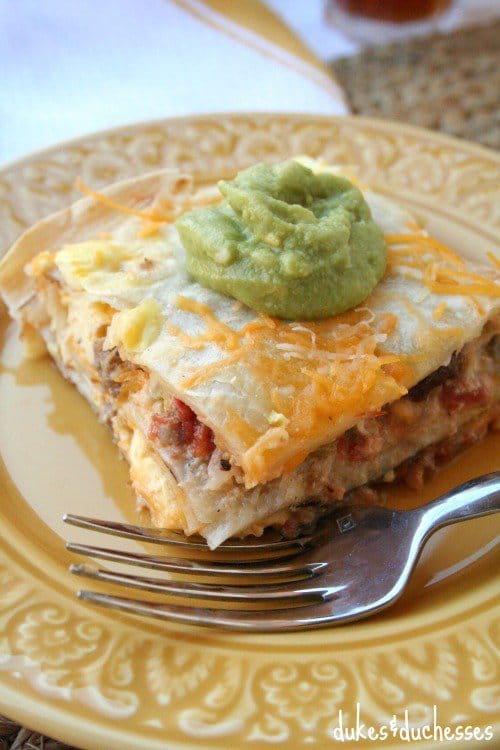 Mexican Breakfast Casserole from https://dukesandduchesses.com