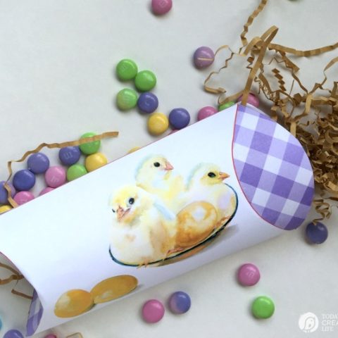 DIY Easter Printable Pillow Box | TodaysCreativeLife.com