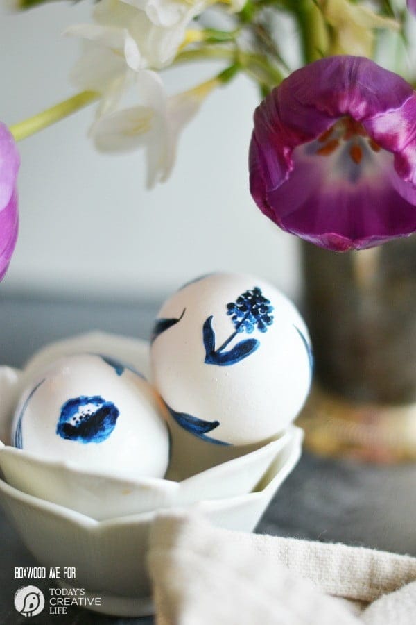 Easter Egg Designs {Blue & White Porcelain Inspired} | Create this simple look by decoupaging your own eggs. Click on the photo for this free download. Easter crafts and ideas just got grew up! TodaysCreativeLife.com