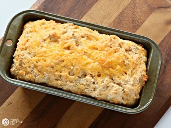 Beer Bread Recipe with Garlic and Cheese | This Garlic cheese beer bread is delicious! This easy recipe is great with salads, or alone. Make it with craft microbrew or regular beer. Click on the photo for the recipe. TodaysCreativeLife.com