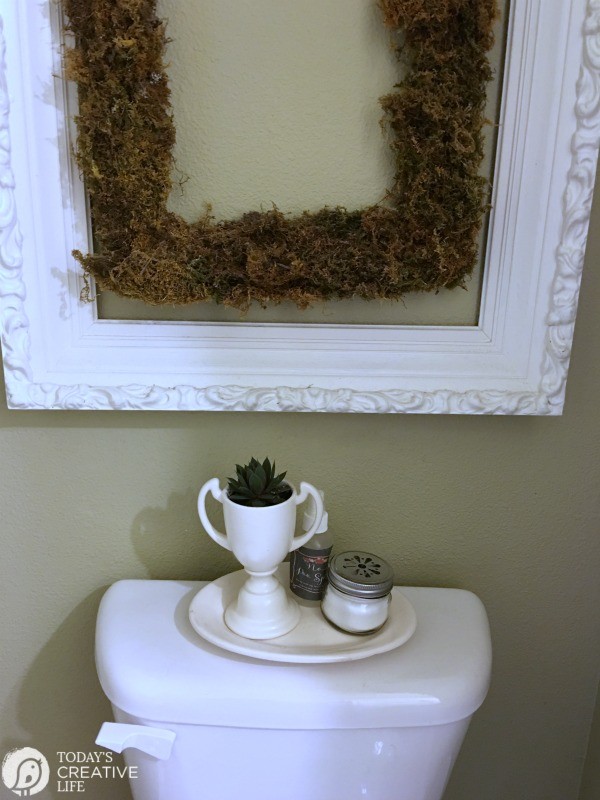 Homemade Air Freshener | Two ways I keep my bathrooms fresh and clean. Come see! Keep your home fresh smelling with this DIY baking soda air freshener. See the tutorial on TodaysCreativelife.com