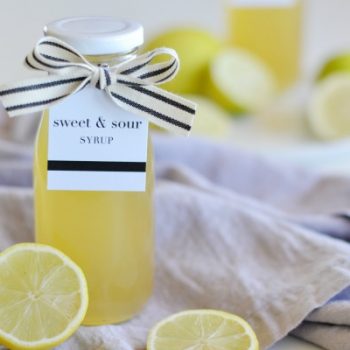Homemade Lemon Syrup & Printable Gift Tags | Using the Cricut, you can create stylish gift tags for this delicious Lemon sweet and sour syrup. Homemade gifts are always welcome. Get your free design on TodaysCreativeLife.com