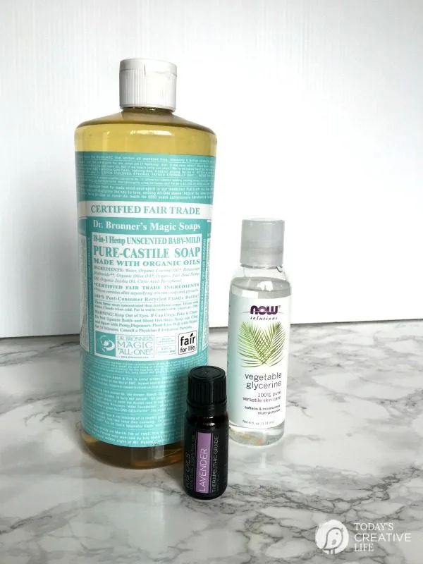 Homemade Body Wash | Simple diy body wash for sensitive skin. This recipe uses 3 ingredients, one being Castile soap. See the tutorial on TodaysCreativeLife.com